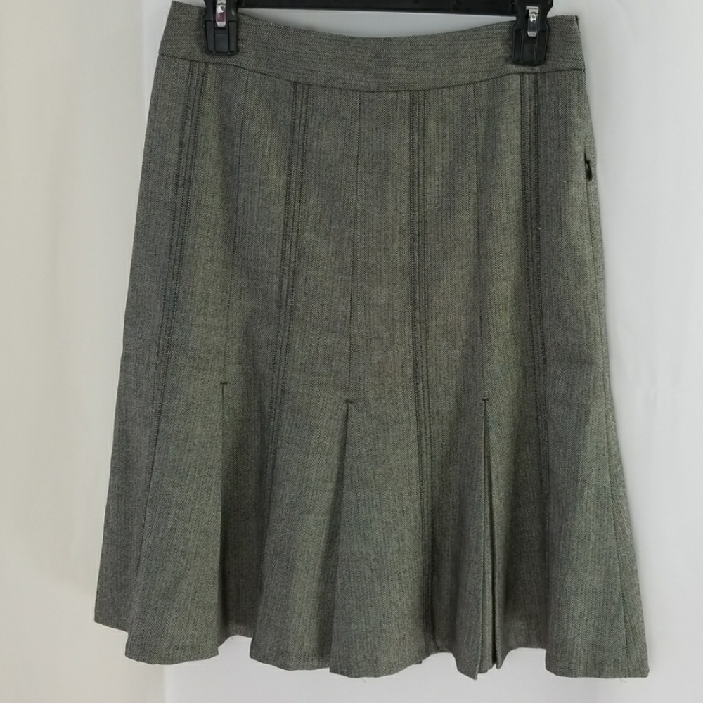 Ann Taylor Loft Size 2 Tweed Black Ruffle Wool